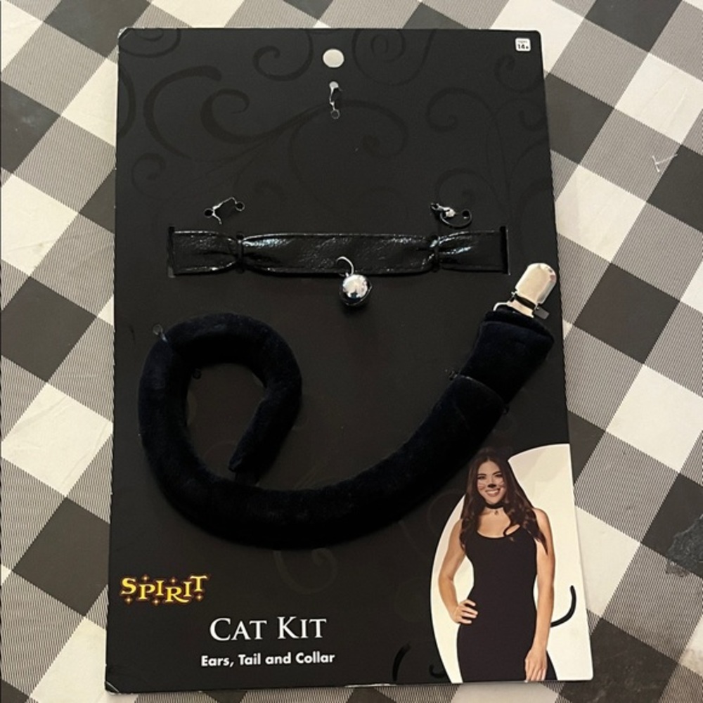 New Spirit Halloween Sexy Cat Costume Kit